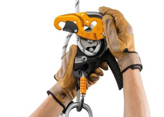 Przyrząd zjazdowy czarny marki PETZL